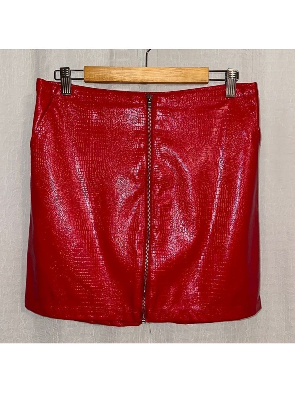 Shinestar L Croc Print Full Zip Vibrant Red Faux Leather Mini Pencil Skirt